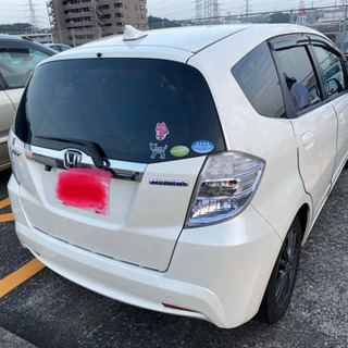 月割り無し！ナビ、TV、ドラレコ、クルコン、スタッドレス付き　ホンダフィットハイブリッドの画像