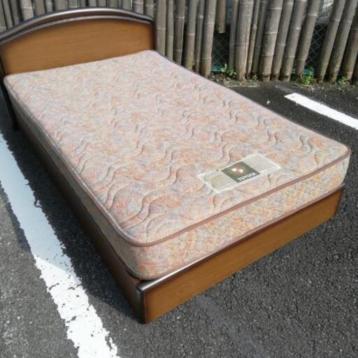 セミダブルサイズのベッドセット、お売りします。