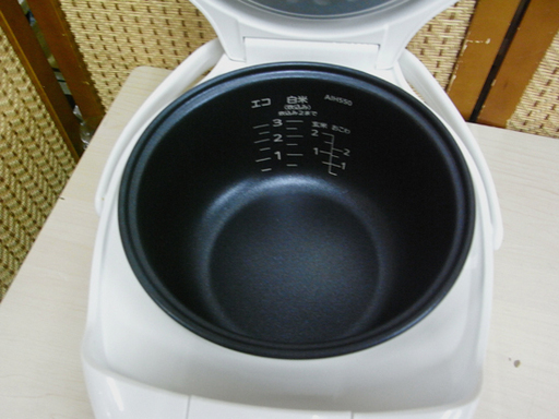 炊飯器 3合炊 2019年製 タイガー JAI-R552 TIGER ホワイト