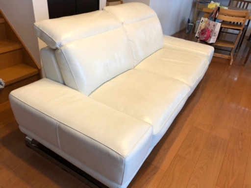 【熊本市送料無料】IDC大塚家具 高級家具 Domicilドミシール 白ソファ3人掛け本革 座り心地抜群‼️