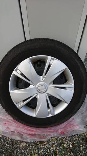 値下げしました　タイヤスチールホイールカバー付き4本セット　　　　　　165/70R/14