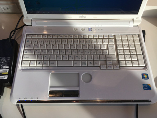 ノート型パソコン FUJITSU（型番：FMVA53CWK）、CPU i3、メモリ8GB、Windows10