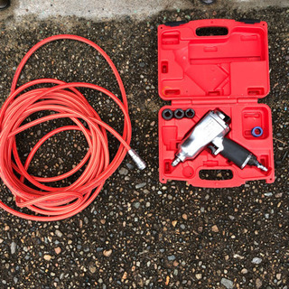 静音オイルレスコンプレッサー30Lとインパクトレンチの画像