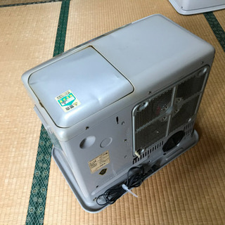 直ぐに必要ないでしょうが コロナ石油ファンヒーターの画像