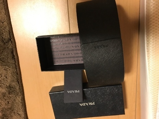 プラダ　サングラス