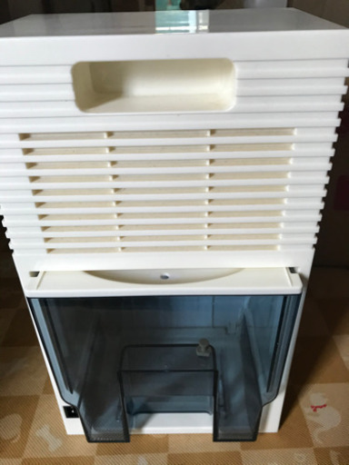 電源スイッチオンで、除湿します。