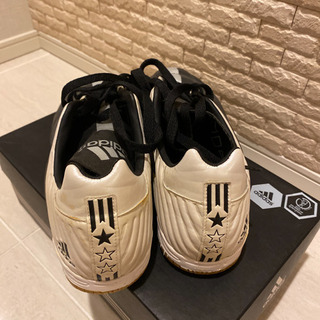 フットサルシューズadidas 27.5cmの画像