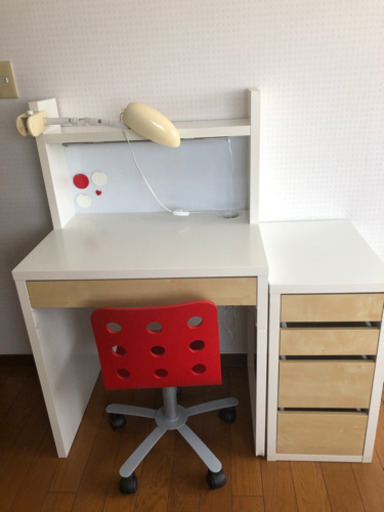 IKEA デスク　椅子　収納棚