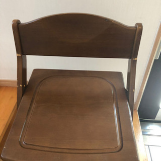 高さ調整出来るイスの画像