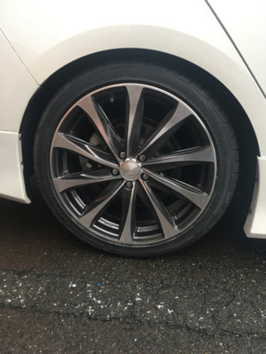ロクサーニF10 18インチ