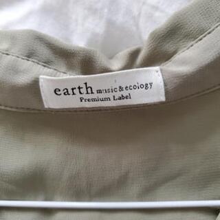 取引中 earth music&ecologyのカーキブラウスの画像