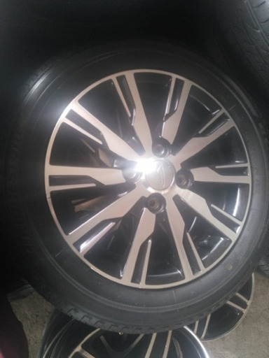??2019年Bridgestone 155/65/14アルミホイール付き、車に取り付け無料