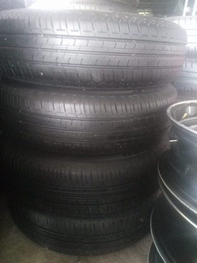 ??2019年Bridgestone 155/65/14アルミホイール付き、車に取り付け無料