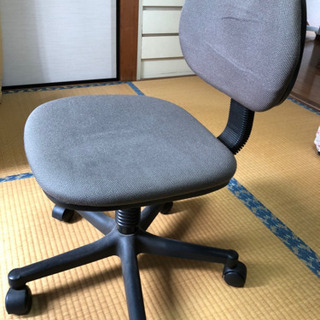 美品　キャスター付き椅子