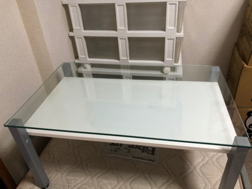 ガラステーブル　白
