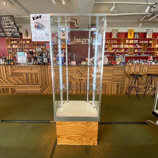 ◼︎店舗什器◼︎縦長ショーケース◼︎直接引き取りのみ◼︎9月以降引き渡しです。