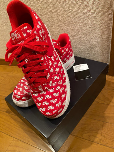 【希少RED】NIKE AIR FORCE 1 '07 QS【ロゴだらけ】