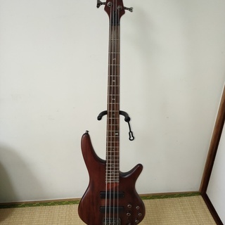 美品エレキベースと備品セット！（今日で最終日にします。）