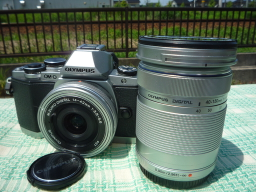 OM-D E-M10 Wズームレンズキット