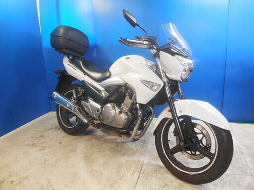 SUZUKI GSR250 白 期間限定値下げサマーセール 諸経費０円 始動確認済み 自賠責保険加入で乗れます 即納車有り 激安 横浜 都筑 宮前