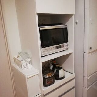 【8/12夕方までに引き取り希望】レンジ台 食器棚 　ホワイト鏡面 