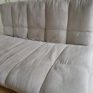 ソファーベッドを差し上げます。