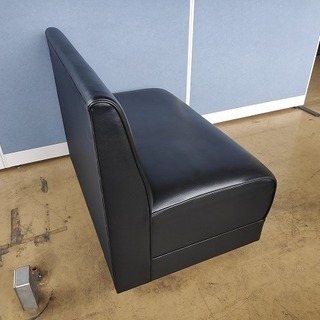 店舗用　黒ビニール張ソファー『良品中古』複数入荷！【リサイクルショップサルフ】の画像