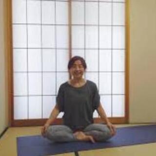 8/10（祝）薬剤師の朝ヨガオンラインクラスのお知らせ