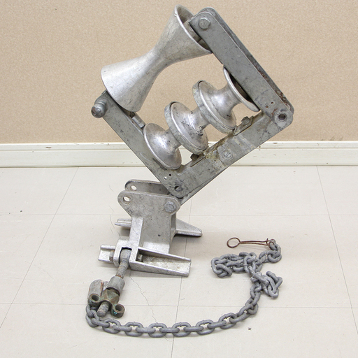 ケーブル布設工事用機材 金車 3連+1? 朝日金属精工(HD768wY)