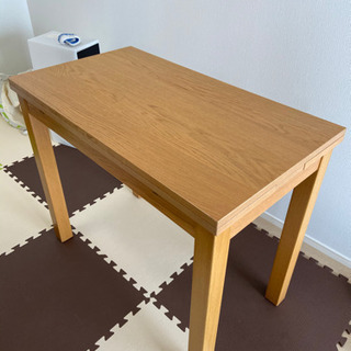 伸縮可能ダイニングテーブルIKEA