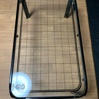 ガラステーブルの画像