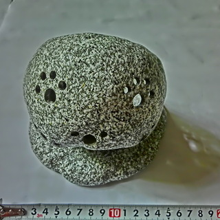 ★珍しい穴あき軽石キャンドル（受け付き）未使用、★光が穴から逃げて綺麗★👉お手数おかけします、プロフィ―ル必読です。の画像