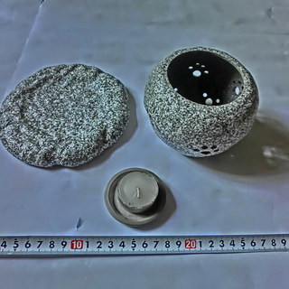 ★珍しい穴あき軽石キャンドル（受け付き）未使用、★光が穴から逃げて綺麗★👉お手数おかけします、プロフィ―ル必読です。の画像