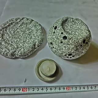 ★珍しい穴あき軽石キャンドル（受け付き）未使用、★光が穴から逃げて綺麗★👉お手数おかけします、プロフィ―ル必読です。の画像