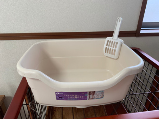 ペット用品（トイレ、給水器）
