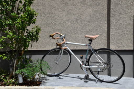 [値下げ!定価¥77,700/洗車後自宅へ配送!無料!] 大人気BRUNOロードバイク 速い!軽い!