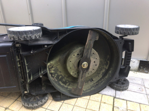 マキタ　芝刈り機