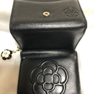 超美品！クレイサス折り財布　ブラック　チャーム付きの画像