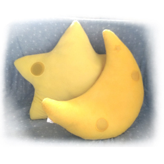 月　星　ぬいぐるみ　枕　クッション　※取引中です、キャンセル待ち...