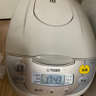 炊飯器、電気ポット、電子レンジ