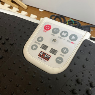 乗るだけ簡単フィットネス（ブルブルマシン）の画像