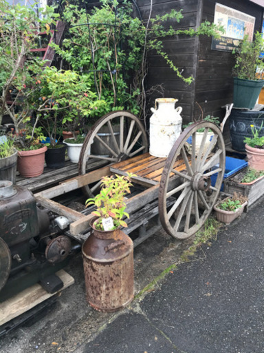大八車、馬車、人力車、荷車