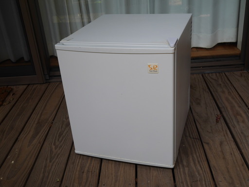 48L 電子冷蔵庫　冷庫さん　SR-RF48W