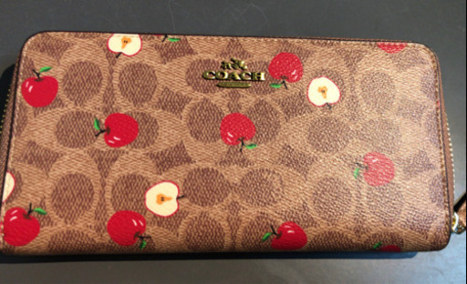coach コーチ　長財布 F86093 シグネチャー スキャッタードアップル　りんご 購入店タグ/レシート付　YKKファスナー