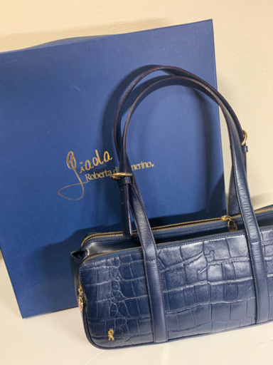 ロベルタ　美品　新品と同じ