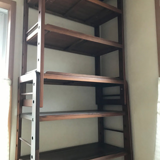 木製本棚の画像