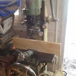 木工機械の角ノミ盤