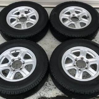 値下げ‼️15ｲﾝﾁｱﾙﾐ、夏ﾀｲﾔｾｯﾄ 215/70R15 107/105LT