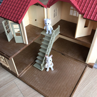 シルバニアファミリー　あかりの灯る赤い屋根のお家