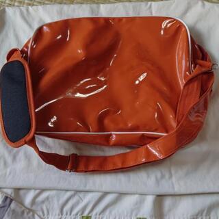 エナメルスポーツバックの画像